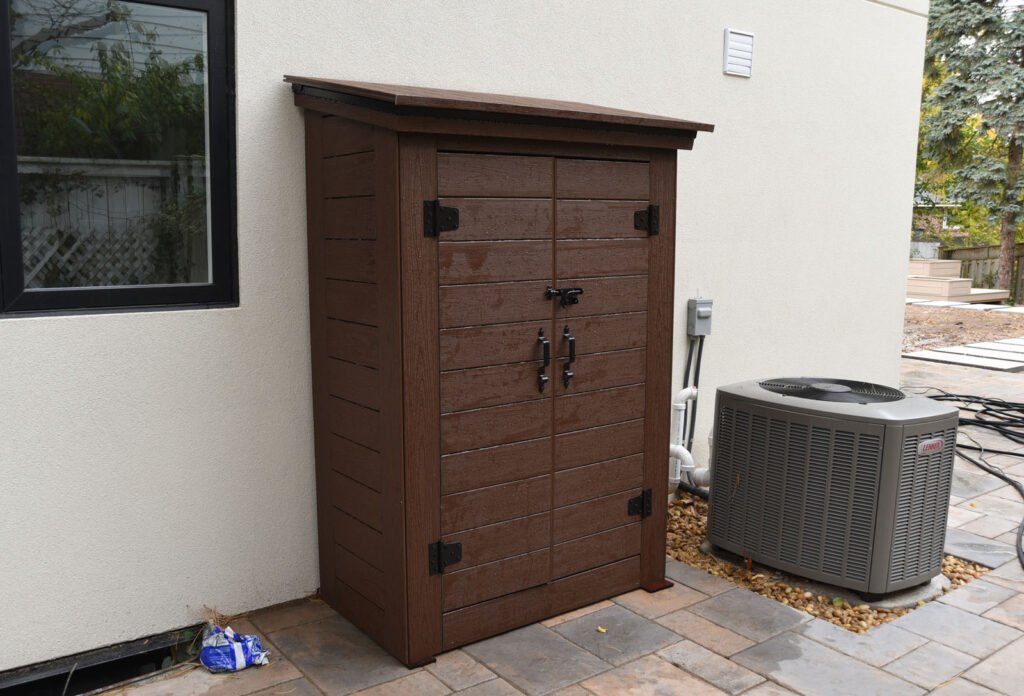 Another try on Grey and Walnut