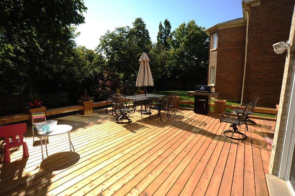 Mediun height Deck with flower bows