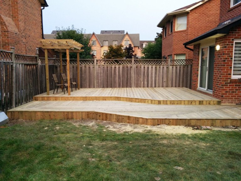 Low profile deck with different decking direction
