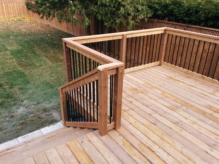 Medium height deck with exposed posts