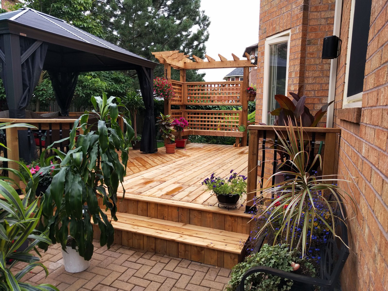 Made Deck Blend in the lovely Garden